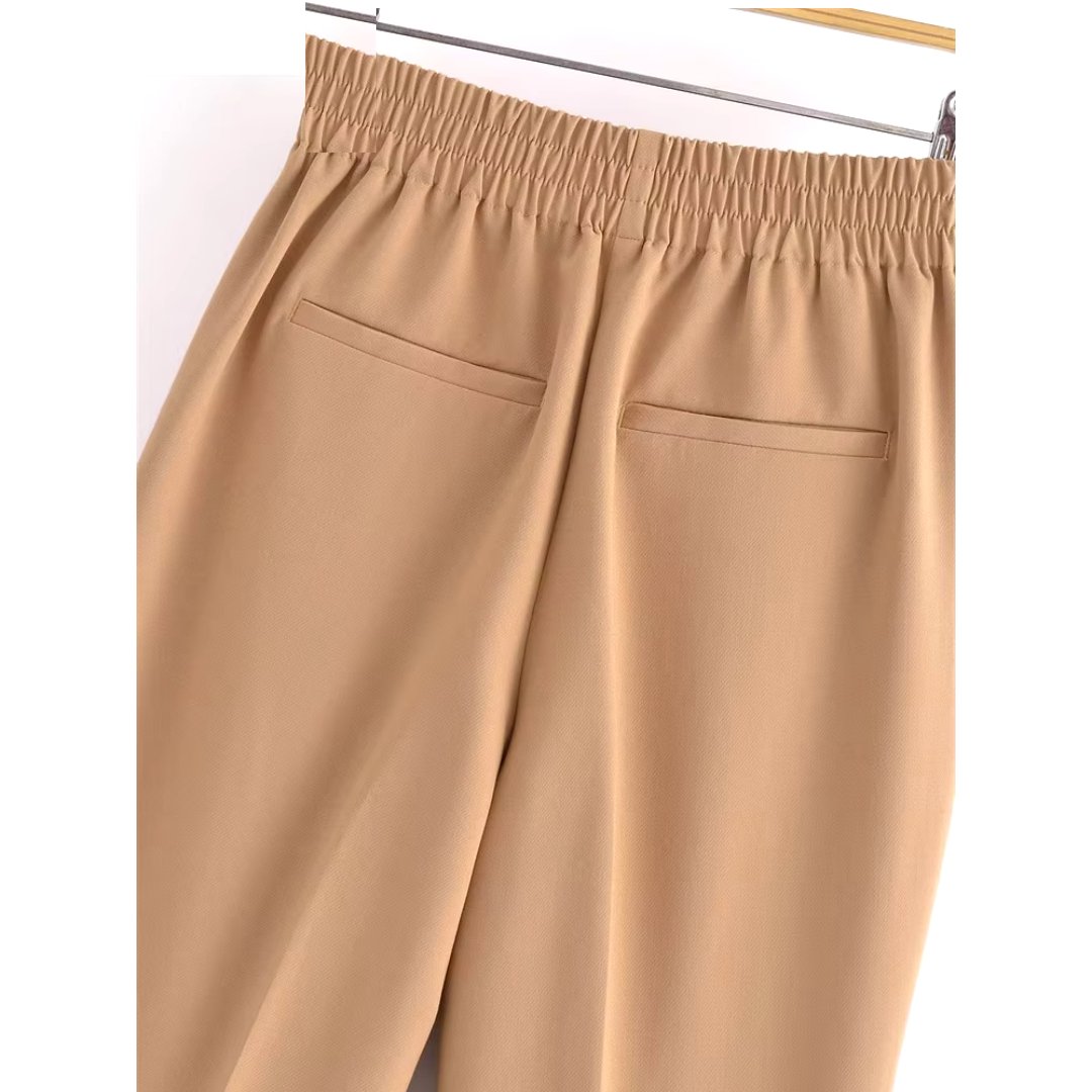 Pantalones Angostos con Botones Dorados