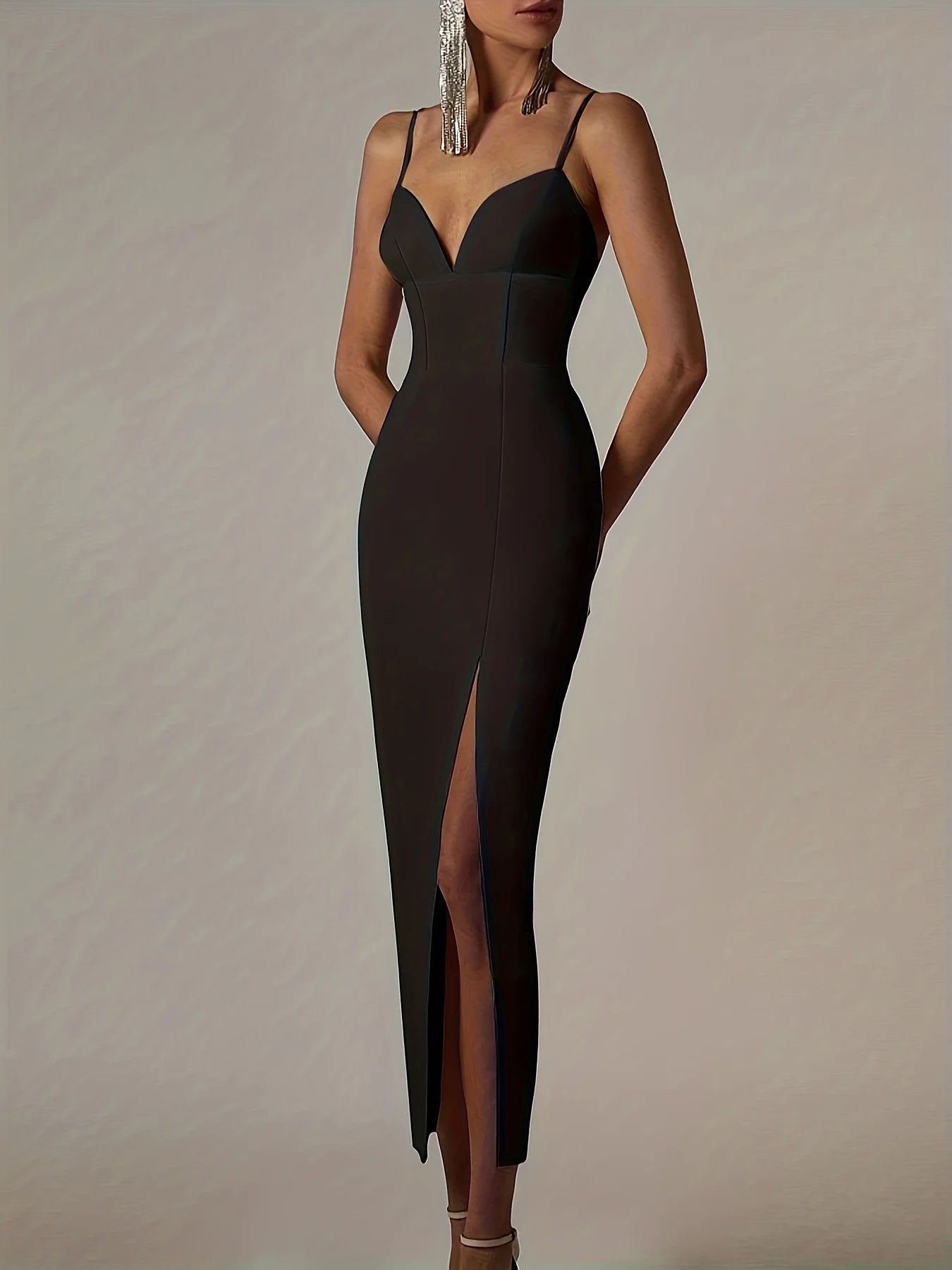 Vestido Negro de fiesta, midi, ajustado y elegante